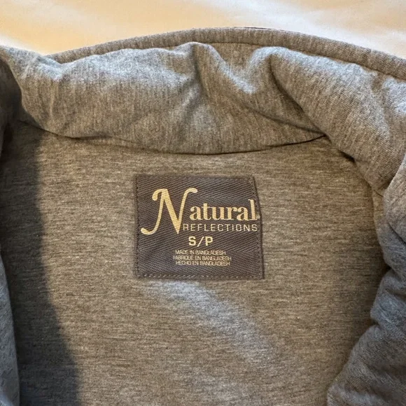 Natural Reflections Women’s Red/Black Checkered Puffer vest Size S/P - Picture 7 of 9